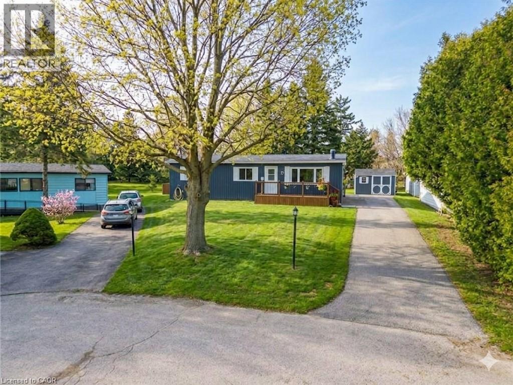 157 MAPLE Crescent, Hamilton, Ontario