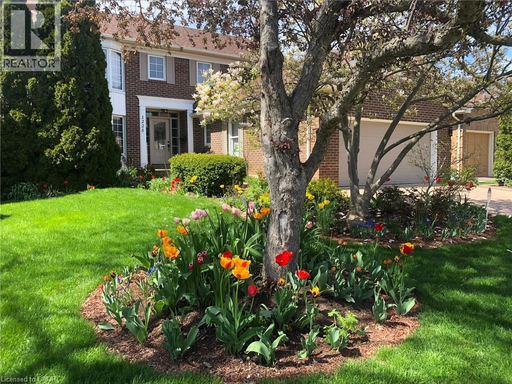 1225 OLD POST Drive, Oakville, Ontario