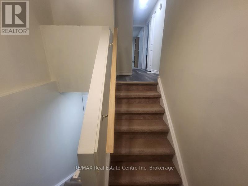 137 Dovercliffe Road, Guelph, Ontario  N1G 3A5 - Photo 2 - X12970938