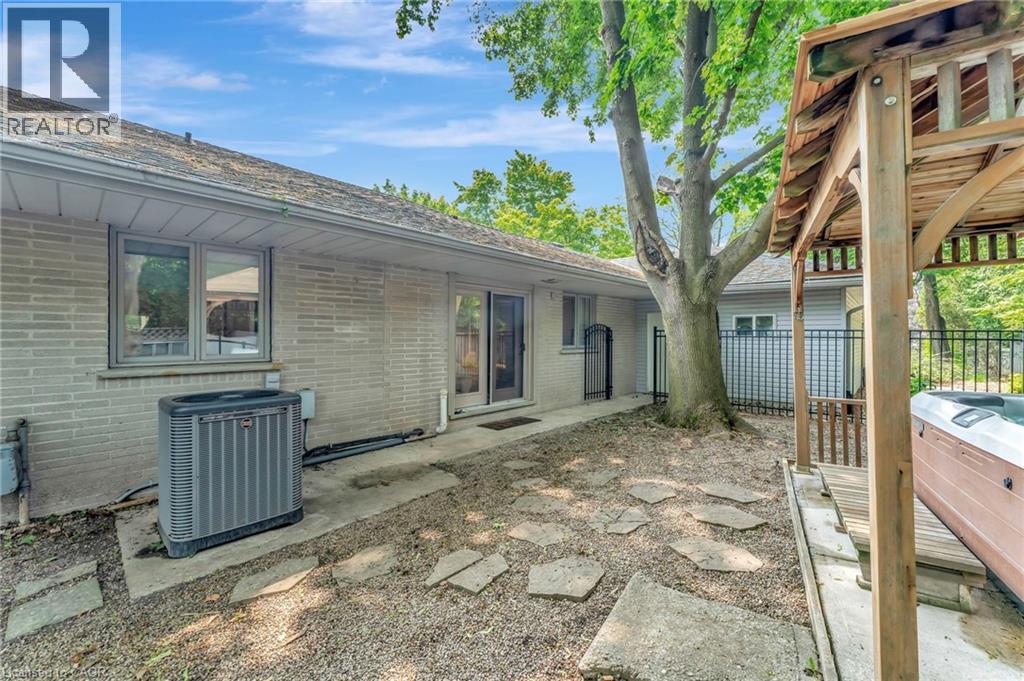 5 Orchard Crescent, Guelph, Ontario  N1E 1W9 - Photo 39 - 40817992