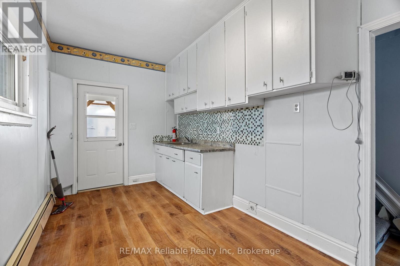 25 Jarvis Street N, Huron East, Ontario  N0K 1W0 - Photo 33 - X12972000