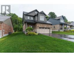 14 BRAESIDE CRESCENT, Huntsville, Ontario