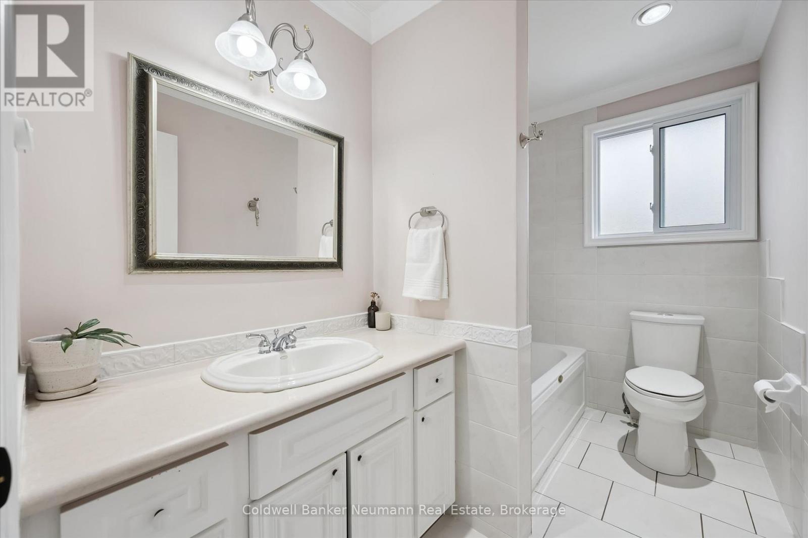 18 Gateway Drive, Guelph, Ontario  N1H 6W8 - Photo 18 - X12972162