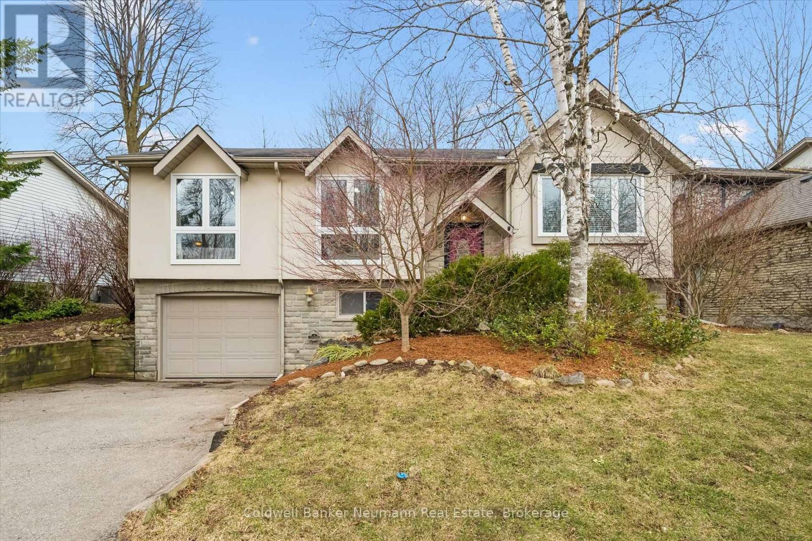 18 Gateway Drive, Guelph, Ontario  N1H 6W8 - Photo 2 - X12972162