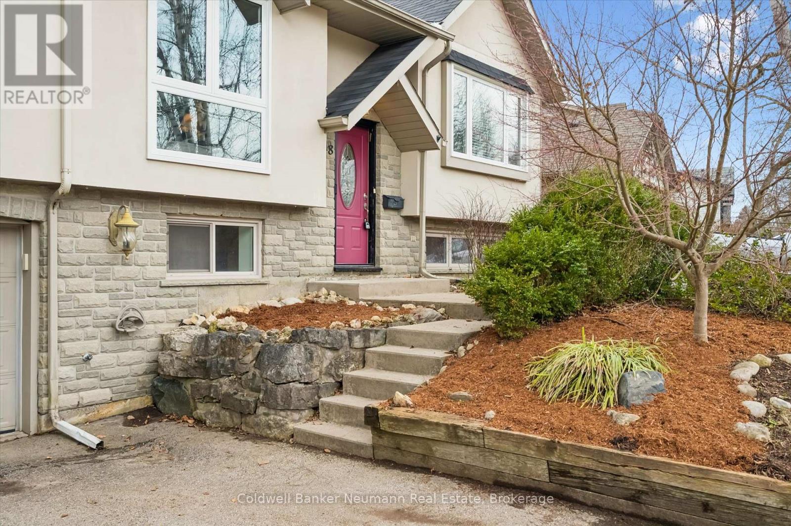 18 Gateway Drive, Guelph, Ontario  N1H 6W8 - Photo 3 - X12972162