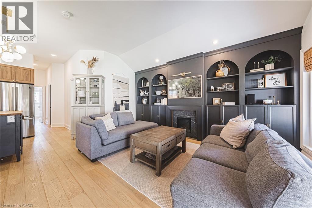 121 Paisley Boulevard E, Mississauga, Ontario  L5A 1P6 - Photo 6 - 40818811