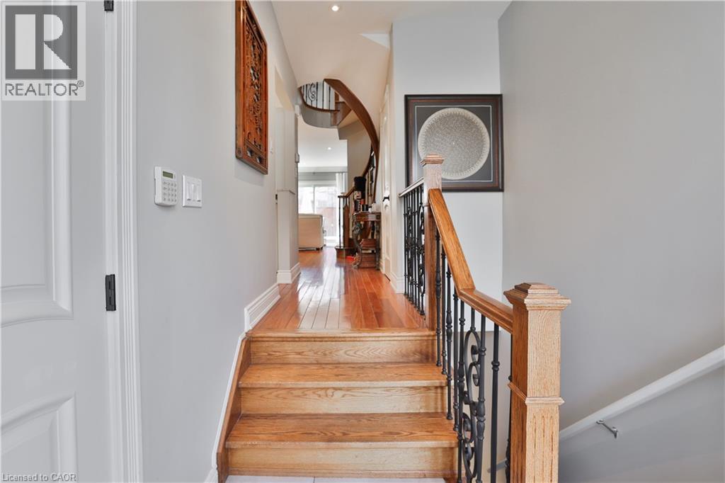 45 Tradewind Drive, Oakville, Ontario  L6L 6K9 - Photo 5 - 40818411