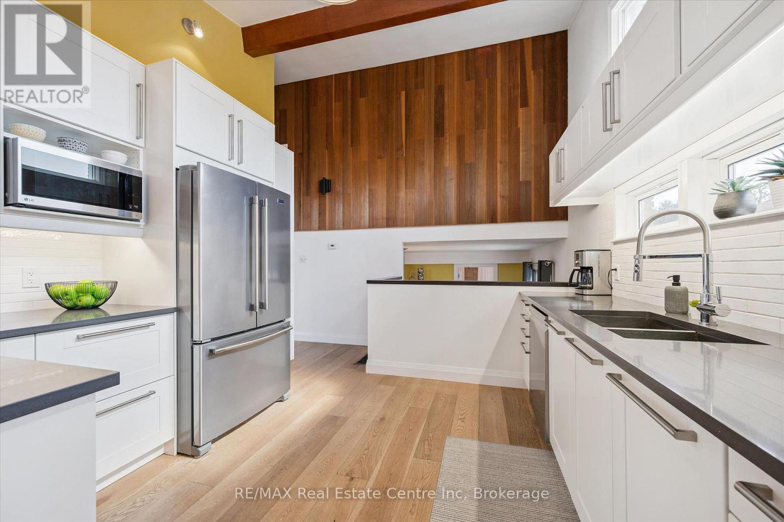 67 Sunnylea Crescent, Guelph, Ontario  N1E 1W3 - Photo 11 - X12973046