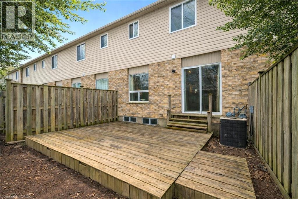 210 Dawn Avenue Unit# 38, Guelph, Ontario  N1G 5L5 - Photo 16 - 40818396