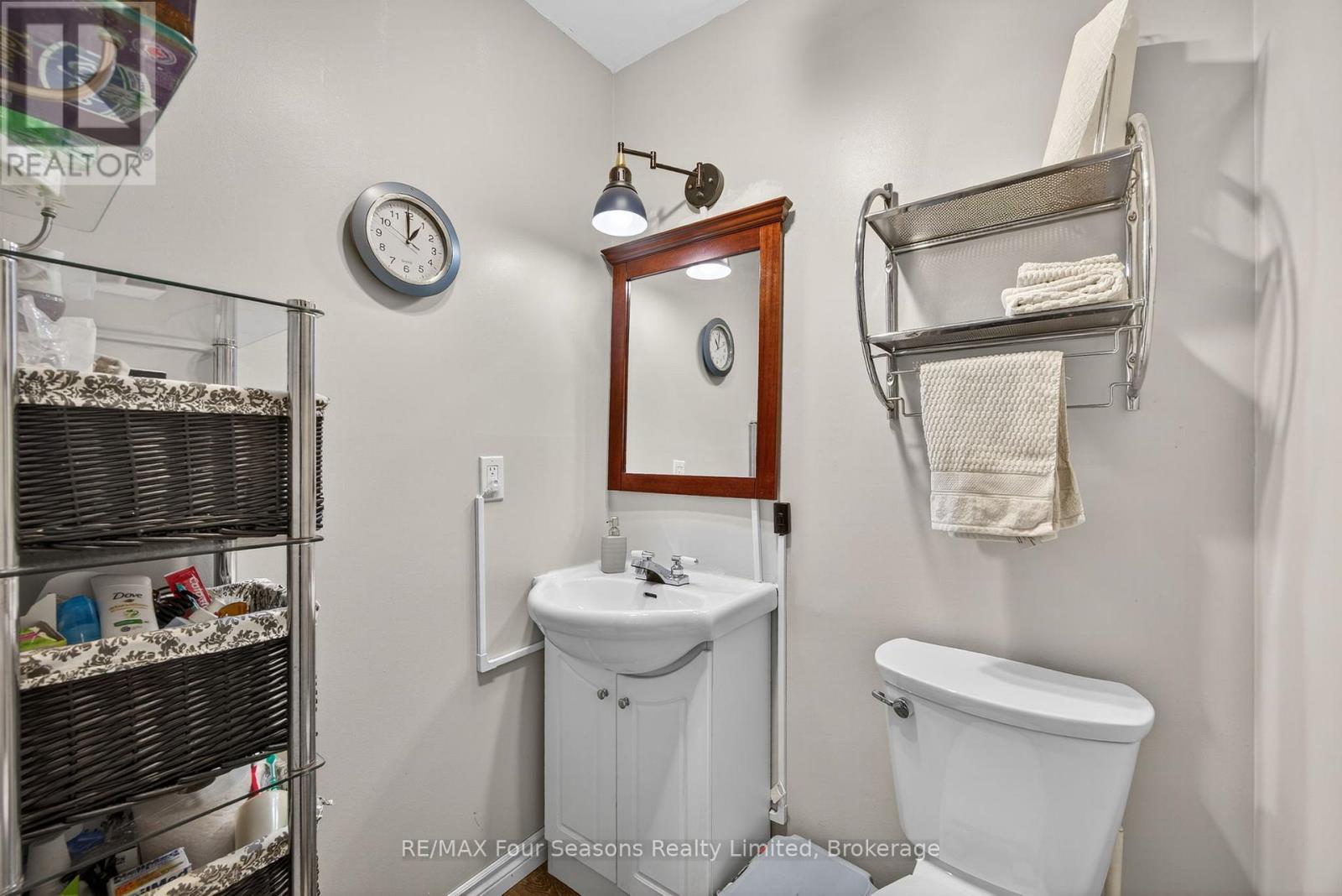 7 Batteaux Road, Clearview, Ontario  L0M 1P0 - Photo 16 - S12973390