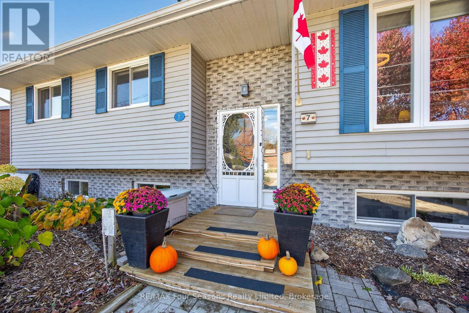 7 Batteaux Road, Clearview, Ontario  L0M 1P0 - Photo 6 - S12973390