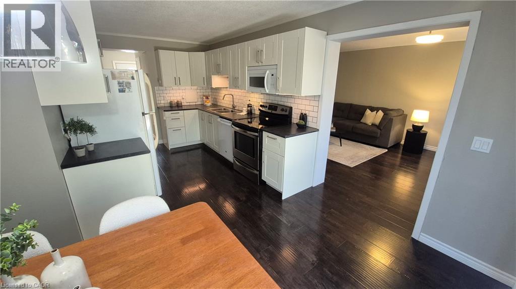 121 University Avenue E Unit# 22, Waterloo, Ontario  N2J 2W1 - Photo 2 - 40809199