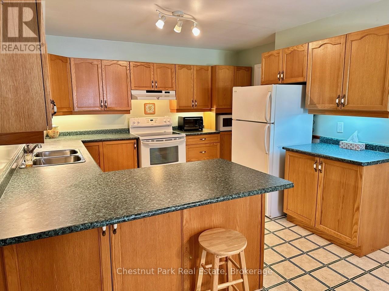 45 Pine Ridge Gate E, Gravenhurst, Ontario  P1P 1Y4 - Photo 14 - X12975124