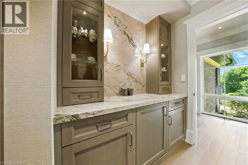 597 Old York Road, Burlington, Ontario  L7P 4Y6 - Photo 10 - 40812771