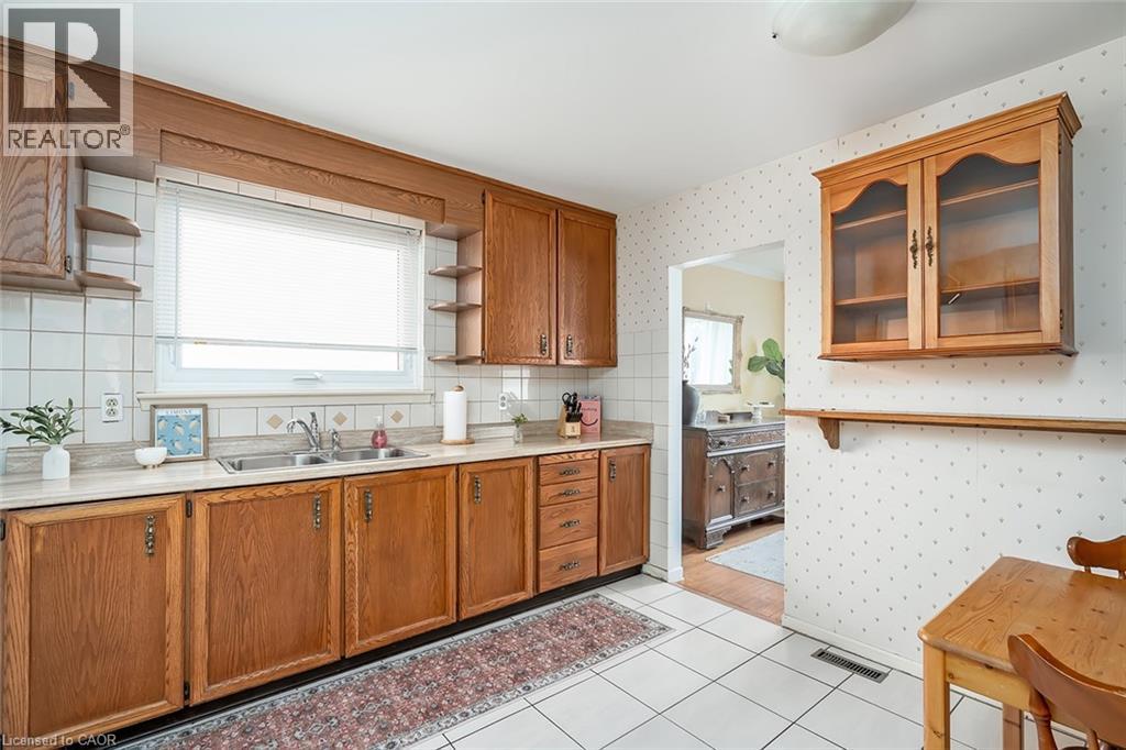 652 Ardleigh Crescent, Burlington, Ontario  L7L 4K8 - Photo 8 - 40805060