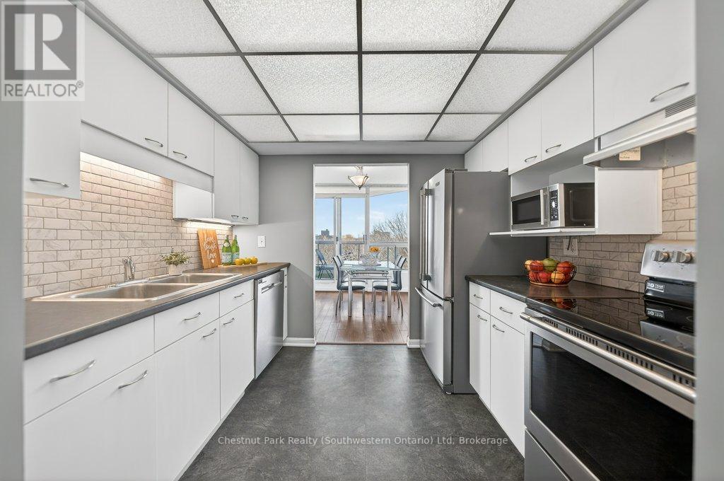 501 - 107 Bagot Street, Guelph, Ontario  N1H 8H5 - Photo 2 - X12975168