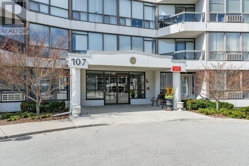 501 - 107 Bagot Street, Guelph, Ontario  N1H 8H5 - Photo 34 - X12975168