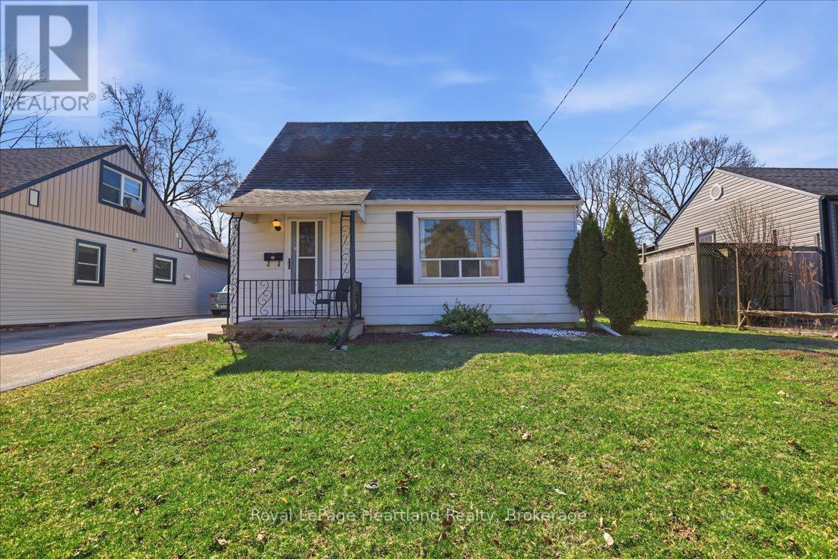 19 PERTH ROAD, Kitchener, Ontario