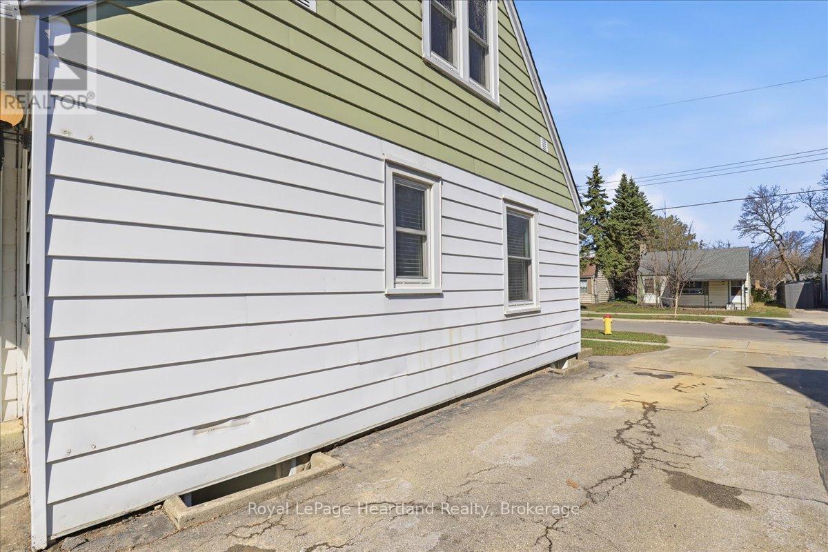 19 Perth Road, Kitchener, Ontario  N2M 3G6 - Photo 26 - X12975202