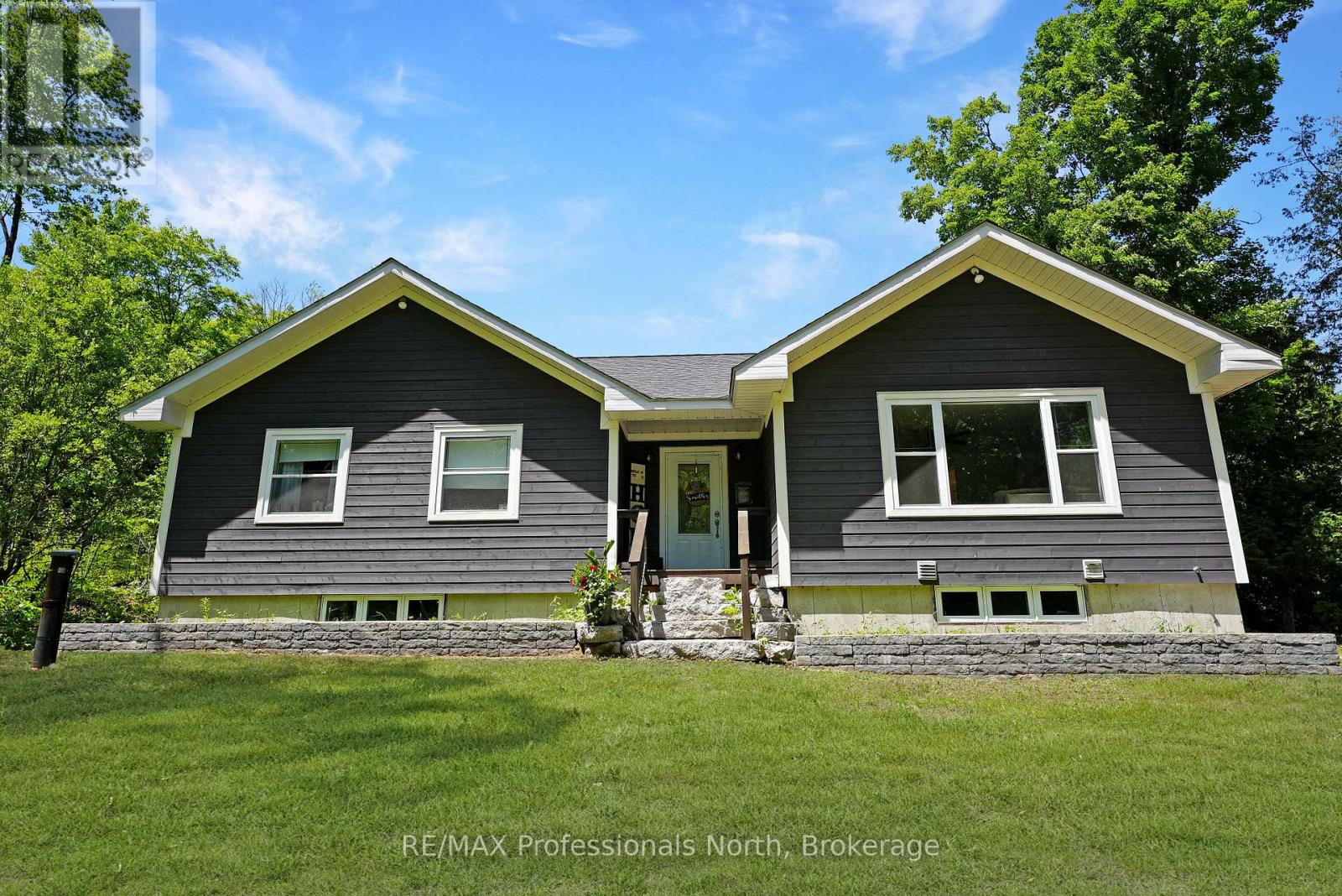 1979 Blairhampton Road, Minden Hills, Ontario  K0M 2K0 - Photo 2 - X12975650