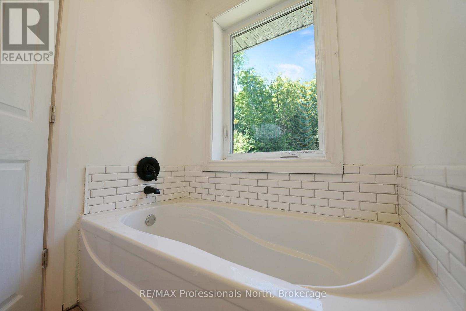 1979 Blairhampton Road, Minden Hills, Ontario  K0M 2K0 - Photo 21 - X12975650