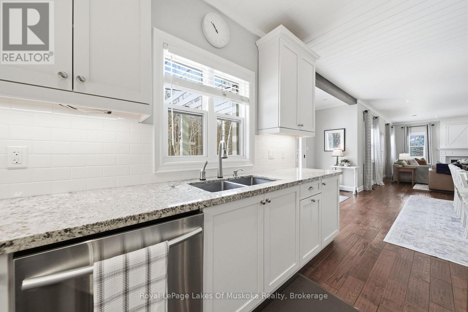 2029 Elana Drive, Severn, Ontario  L3V 0C1 - Photo 15 - S12975916