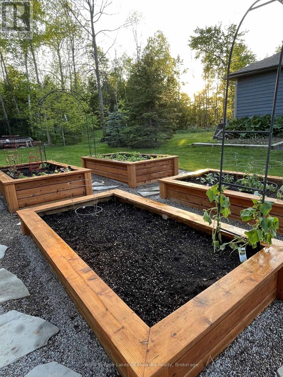 2029 Elana Drive, Severn, Ontario  L3V 0C1 - Photo 47 - S12975916