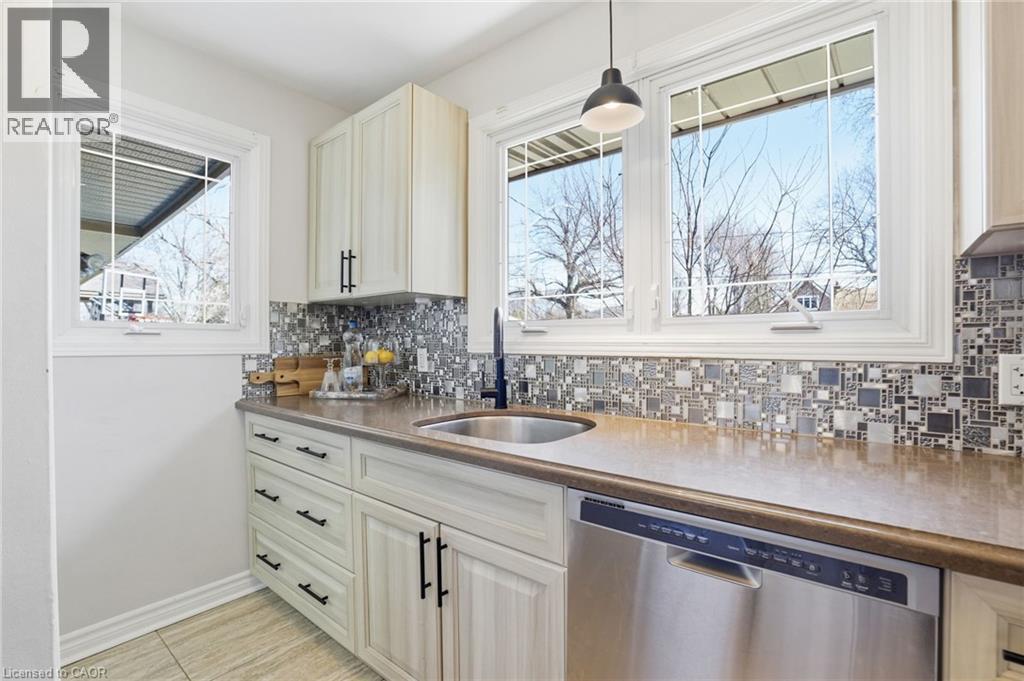 208 Seneca Avenue, Hamilton, Ontario  L9B 1M2 - Photo 25 - 40818962