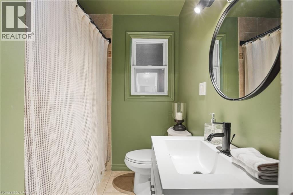 208 Seneca Avenue, Hamilton, Ontario  L9B 1M2 - Photo 31 - 40818962