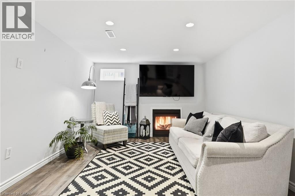 208 Seneca Avenue, Hamilton, Ontario  L9B 1M2 - Photo 34 - 40818962