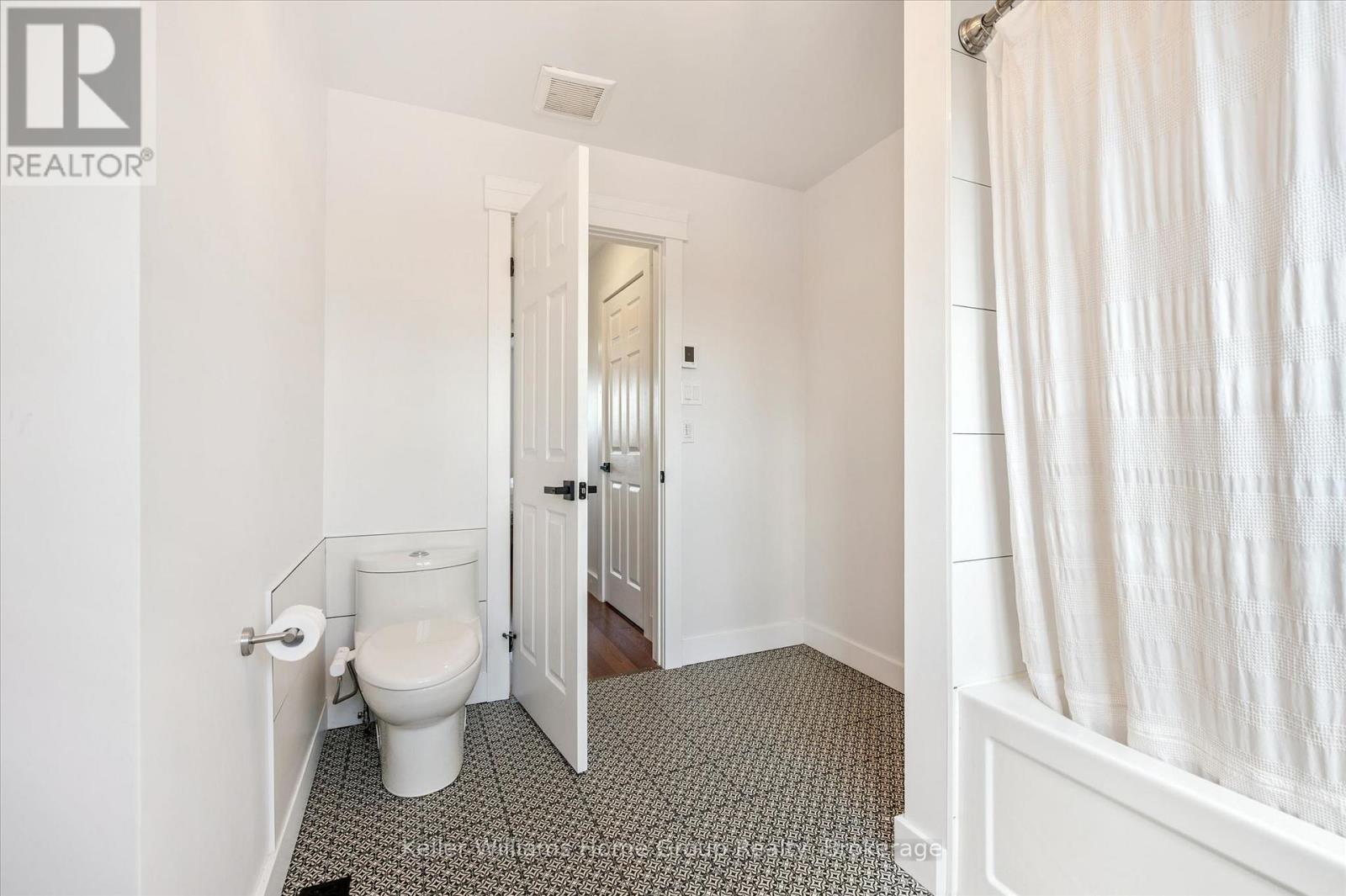 304 Daniel Crescent, Centre Wellington, Ontario  N0B 1S0 - Photo 32 - X12975996