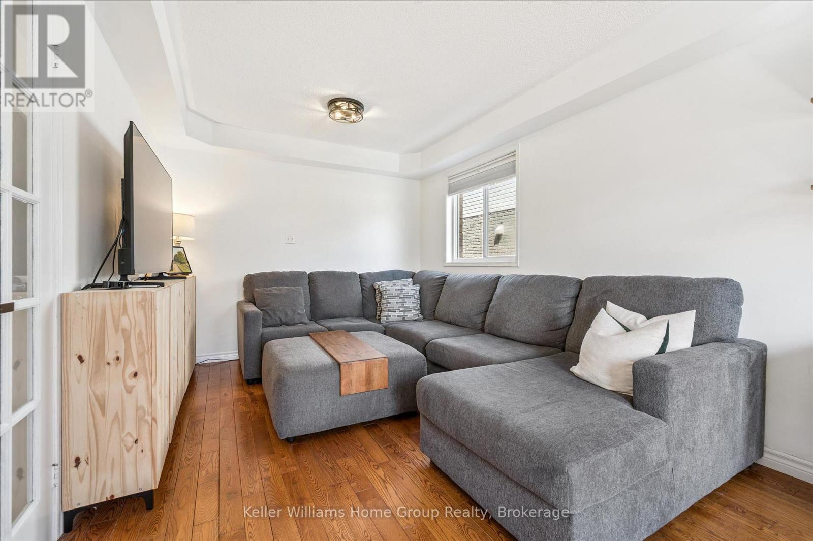 304 Daniel Crescent, Centre Wellington, Ontario  N0B 1S0 - Photo 8 - X12975996