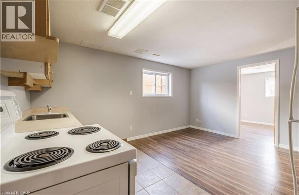 87(A) Tamvale Crescent, Kitchener, Ontario  N2E 3K8 - Photo 2 - 40819128