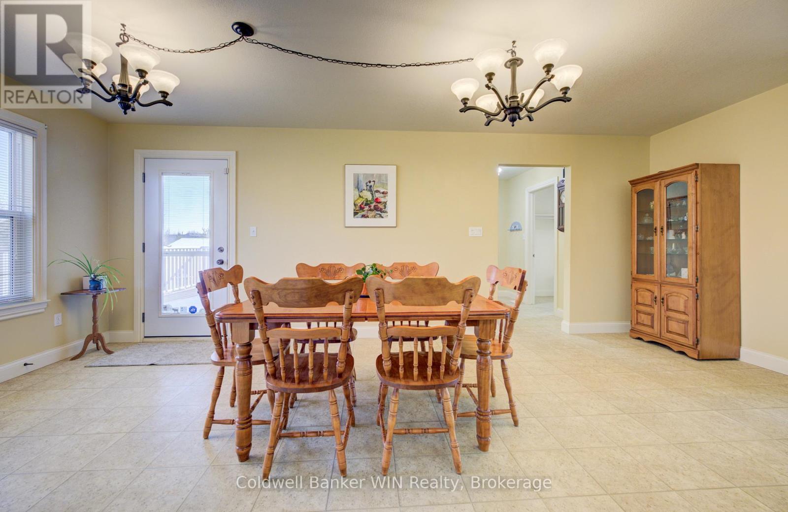 34 Regency Drive, Minto, Ontario  N0G 1M0 - Photo 13 - X12976234