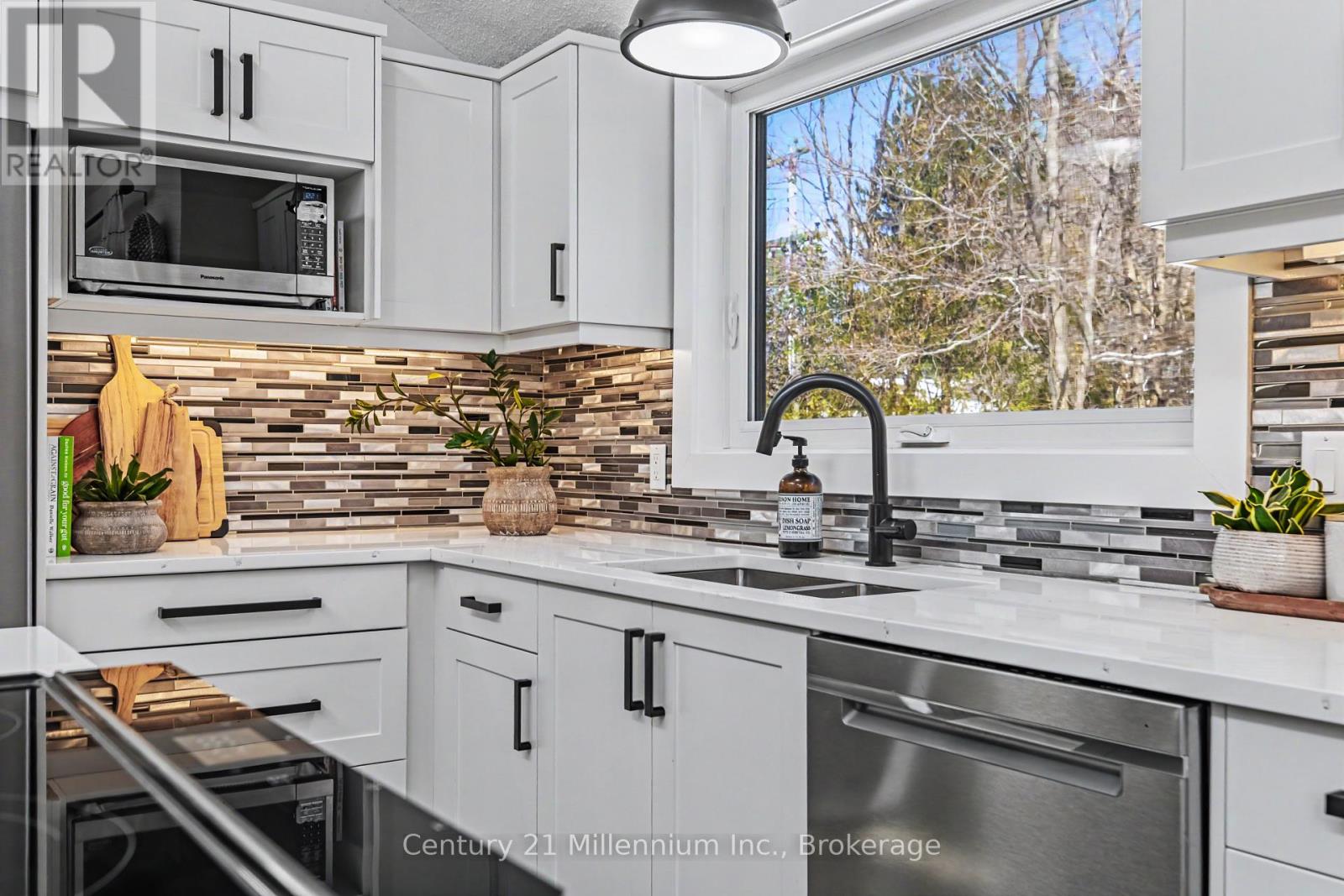 1 Armstrong Crescent, Grey Highlands, Ontario  N0C 1H0 - Photo 15 - X12977004