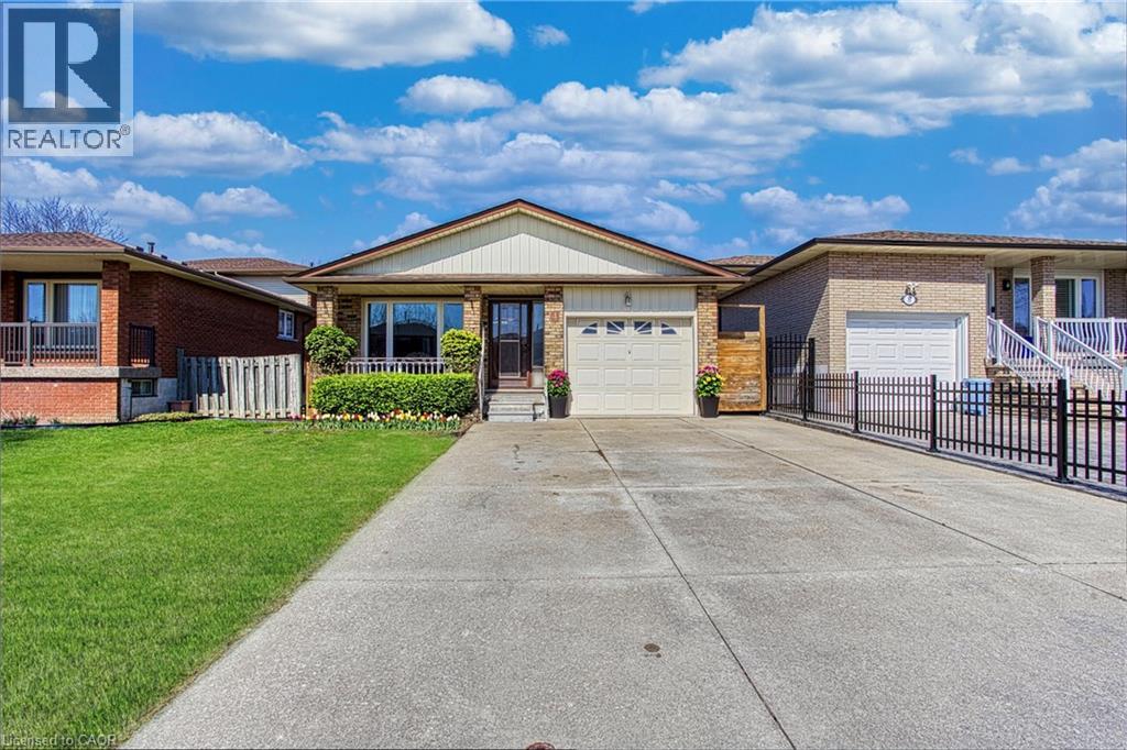 4 COLGATE Court, Hamilton, Ontario