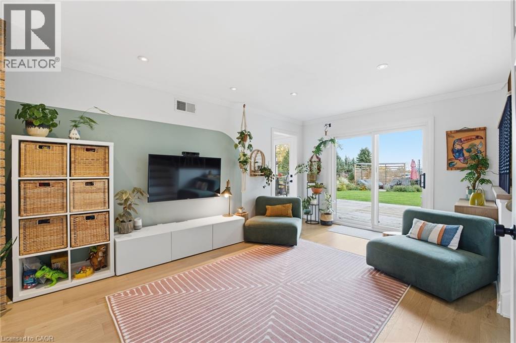 348 Sydenham Road, Dundas, Ontario  L9H 5E2 - Photo 18 - 40819183