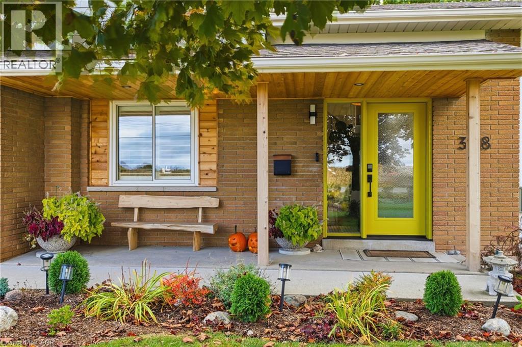 348 Sydenham Road, Dundas, Ontario  L9H 5E2 - Photo 5 - 40819183