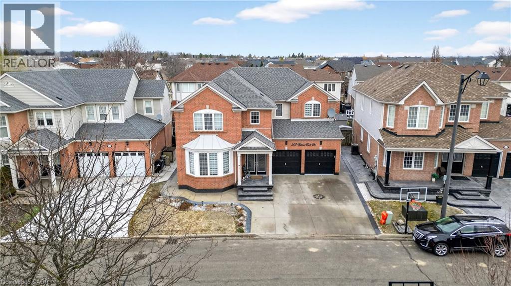 207 ARTHUR FACH Drive, Cambridge, Ontario