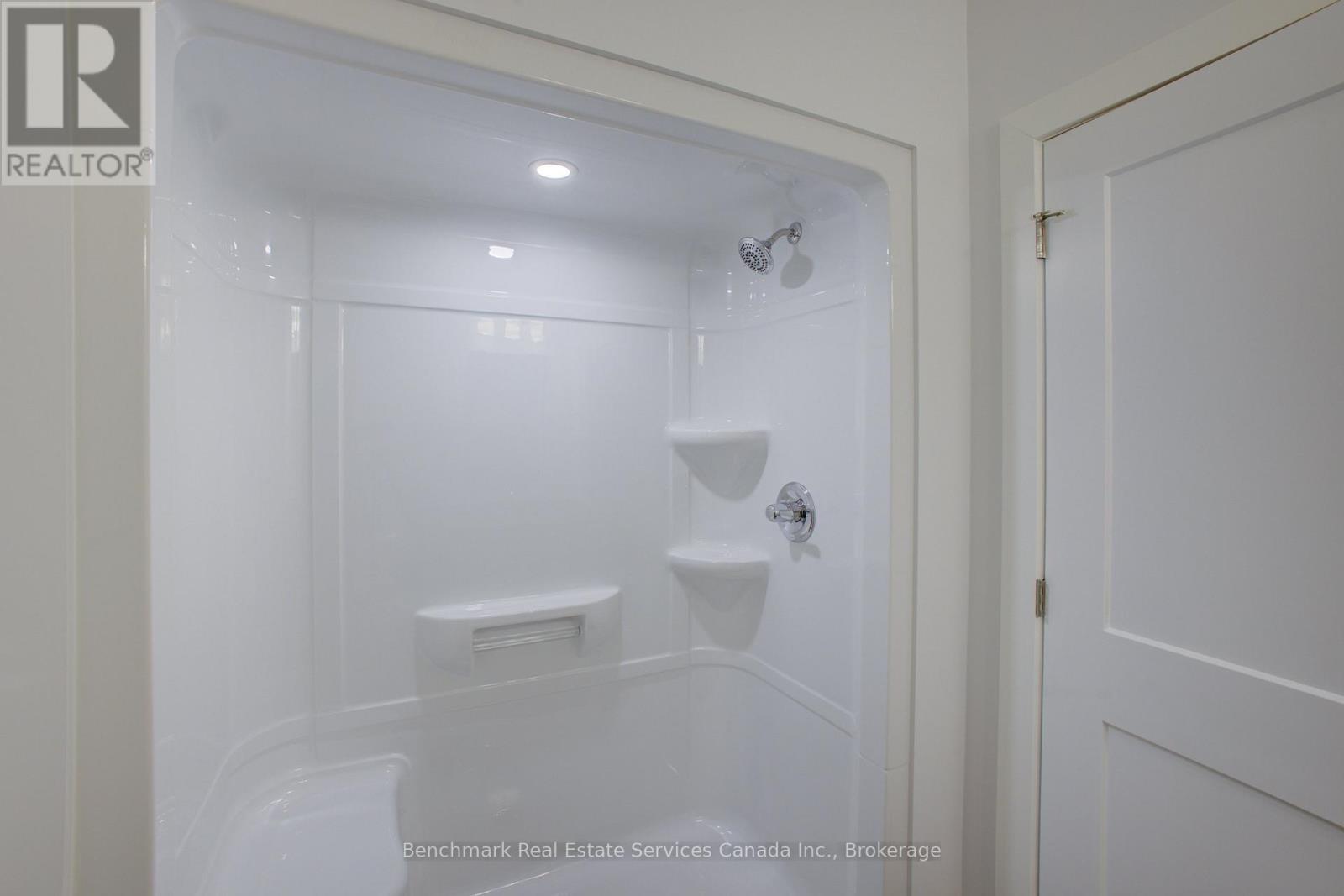 64 Cavalier Crescent, Huron-Kinloss, Ontario  N0G 2R0 - Photo 10 - X12978458