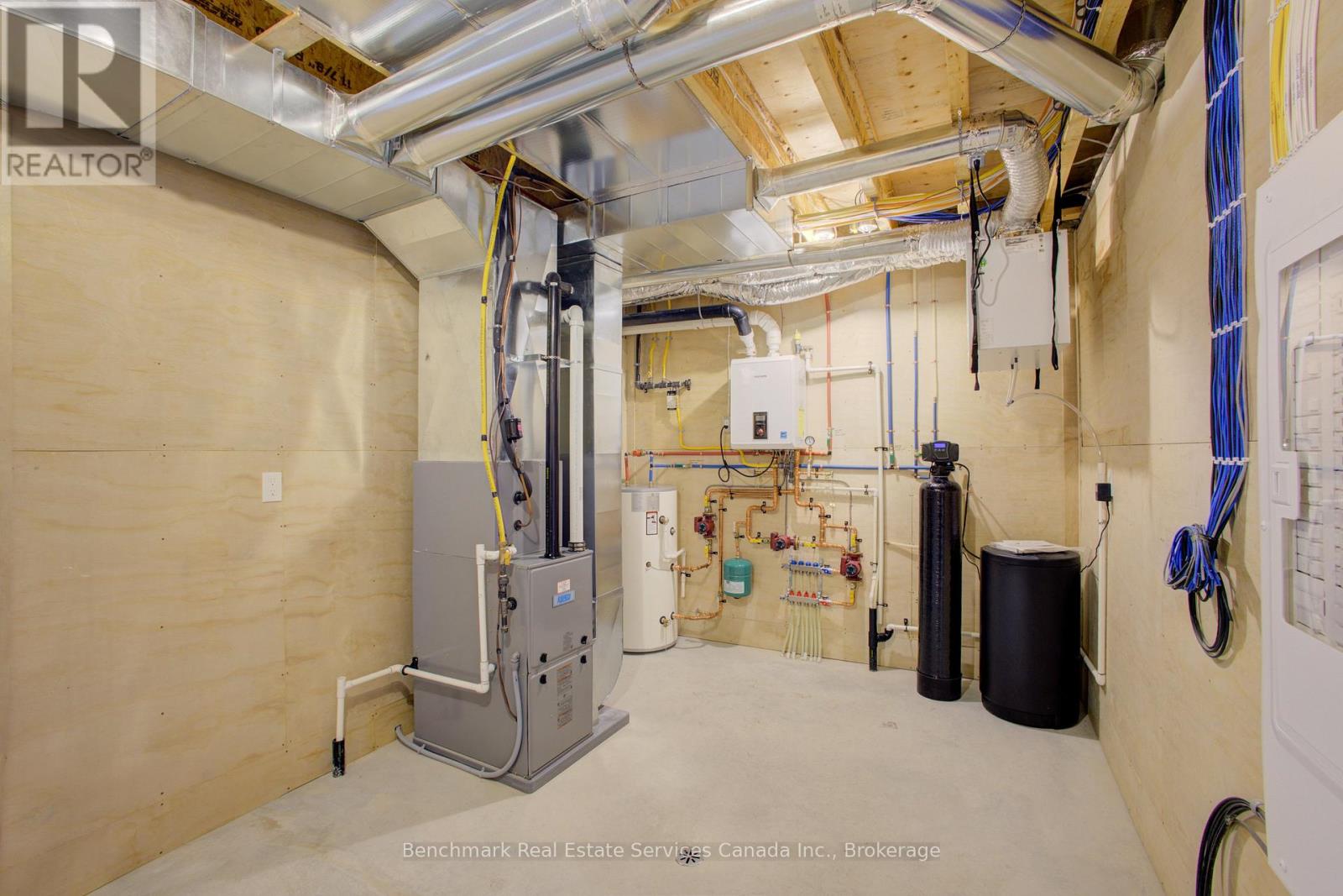 64 Cavalier Crescent, Huron-Kinloss, Ontario  N0G 2R0 - Photo 17 - X12978458