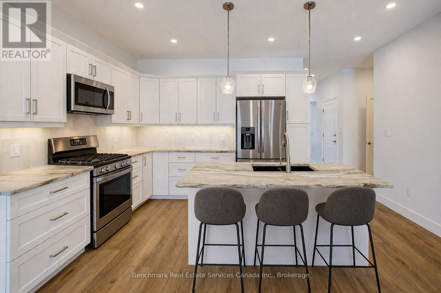 64 Cavalier Crescent, Huron-Kinloss, Ontario  N0G 2R0 - Photo 4 - X12978458