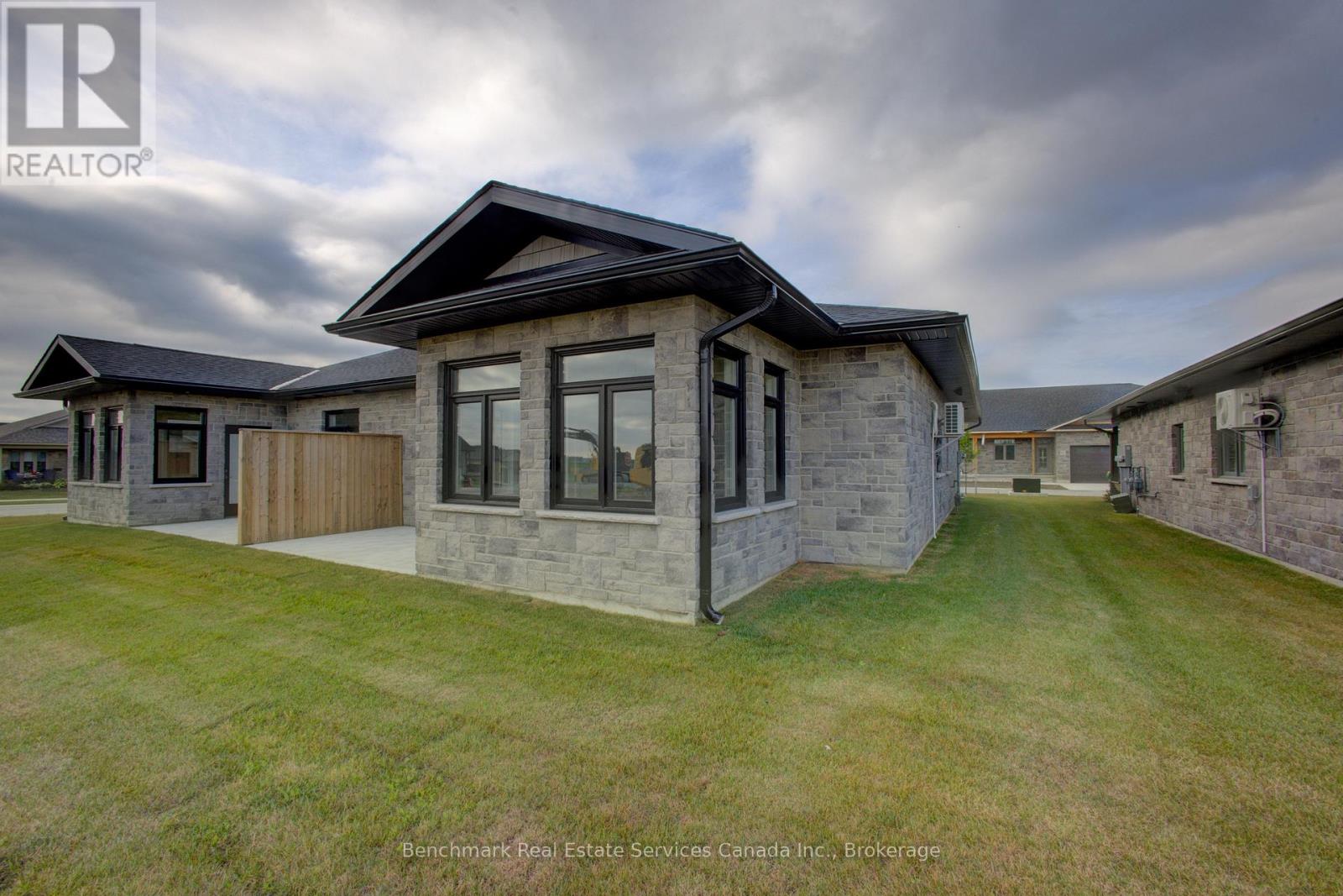 63 Cavalier Crescent, Huron-Kinloss, Ontario  N0G 2R0 - Photo 13 - X12978470