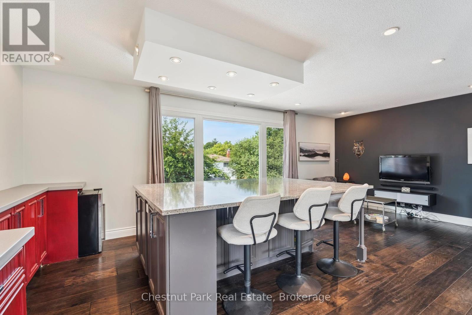 16 Davies Crescent, Barrie, Ontario  L4M 2M3 - Photo 18 - S12978916