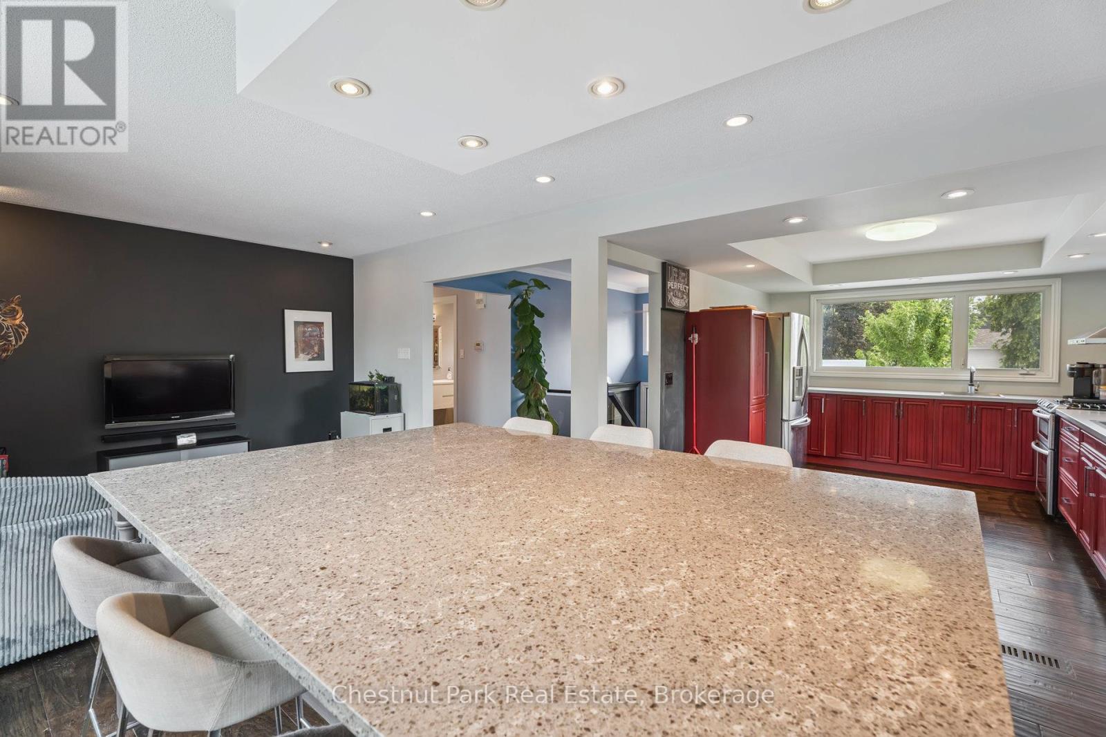 16 Davies Crescent, Barrie, Ontario  L4M 2M3 - Photo 21 - S12978916