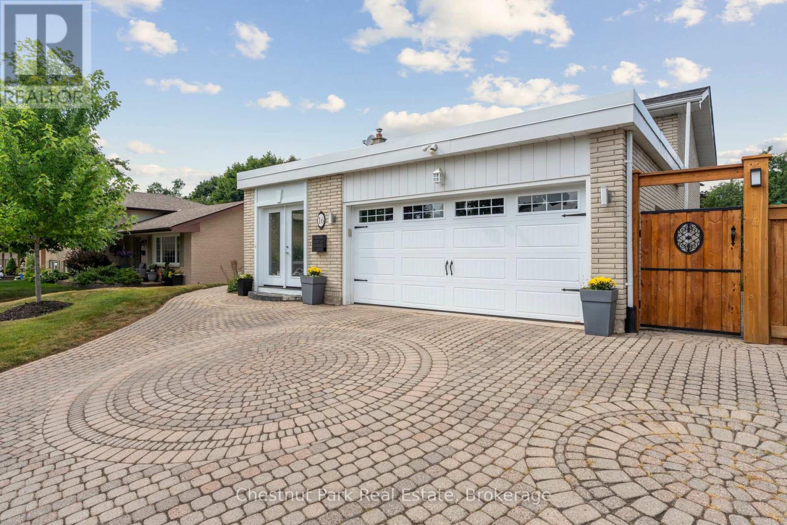 16 Davies Crescent, Barrie, Ontario  L4M 2M3 - Photo 5 - S12978916