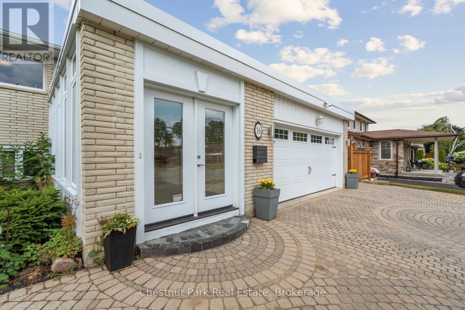 16 Davies Crescent, Barrie, Ontario  L4M 2M3 - Photo 6 - S12978916