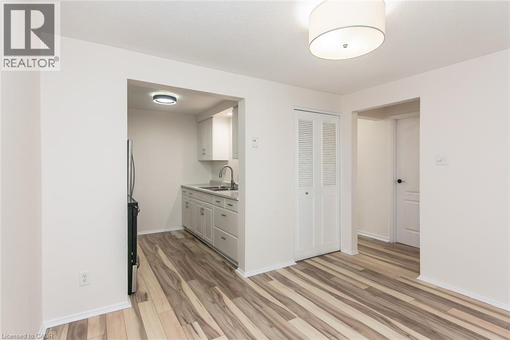 279 Sandowne Drive Unit# 7, Waterloo, Ontario  N2K 2C1 - Photo 14 - 40805811