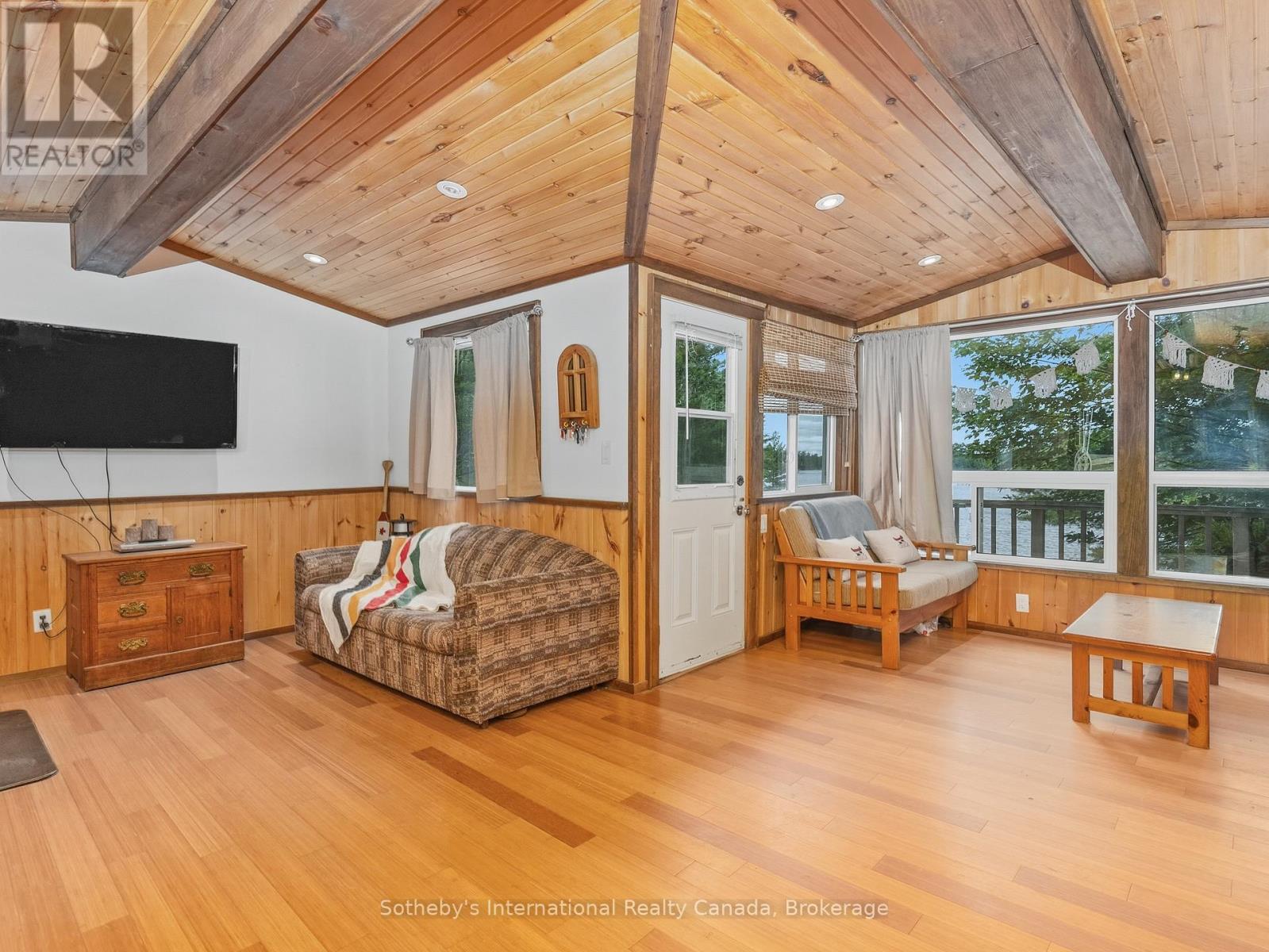 1040 Kahshe, Gravenhurst, Ontario  P0E 1G0 - Photo 13 - X12980070