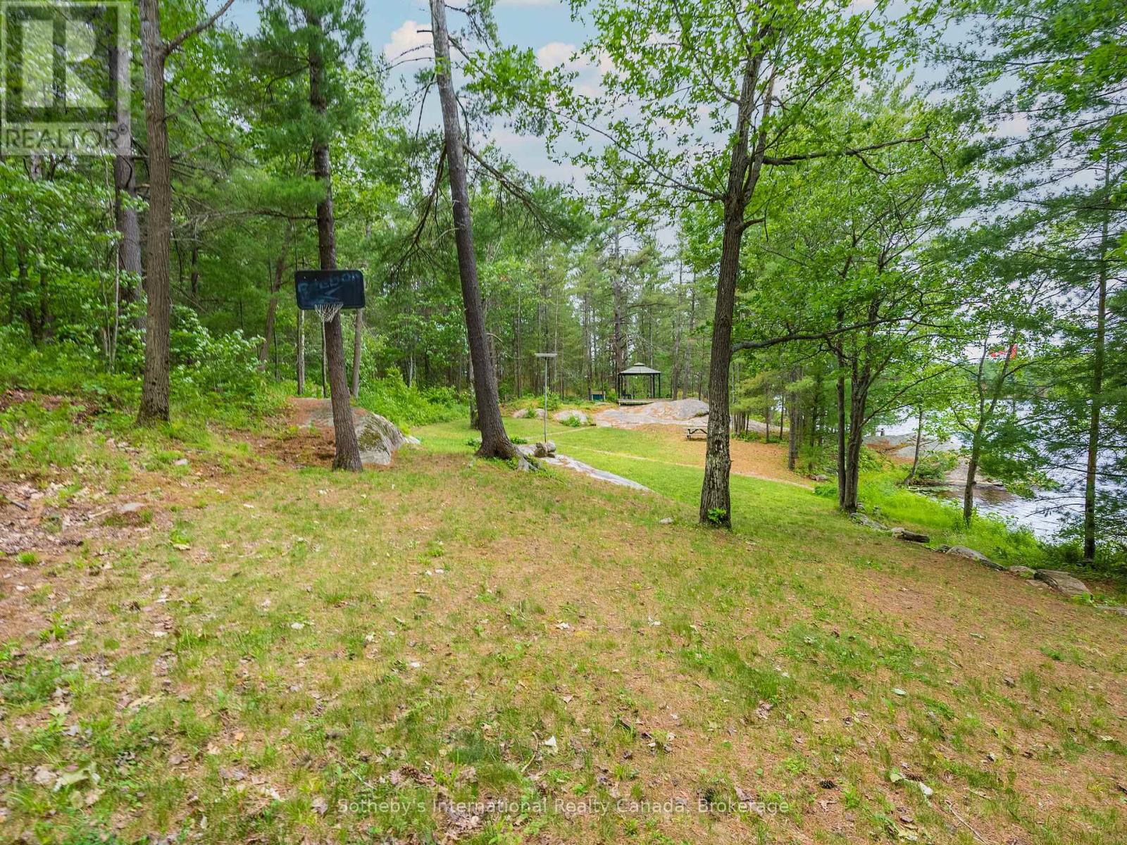 1040 Kahshe, Gravenhurst, Ontario  P0E 1G0 - Photo 28 - X12980070